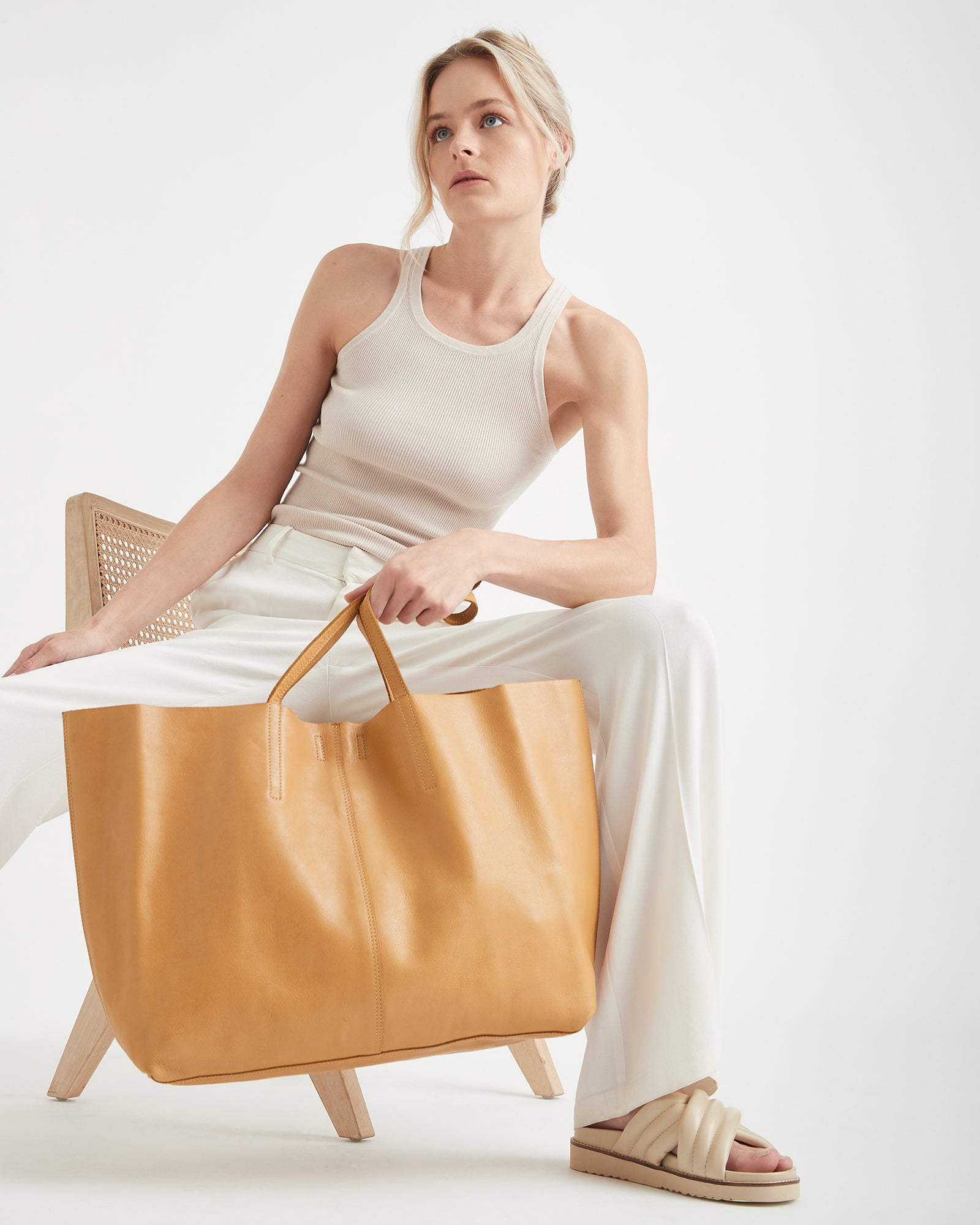 Unlined Tote Tan