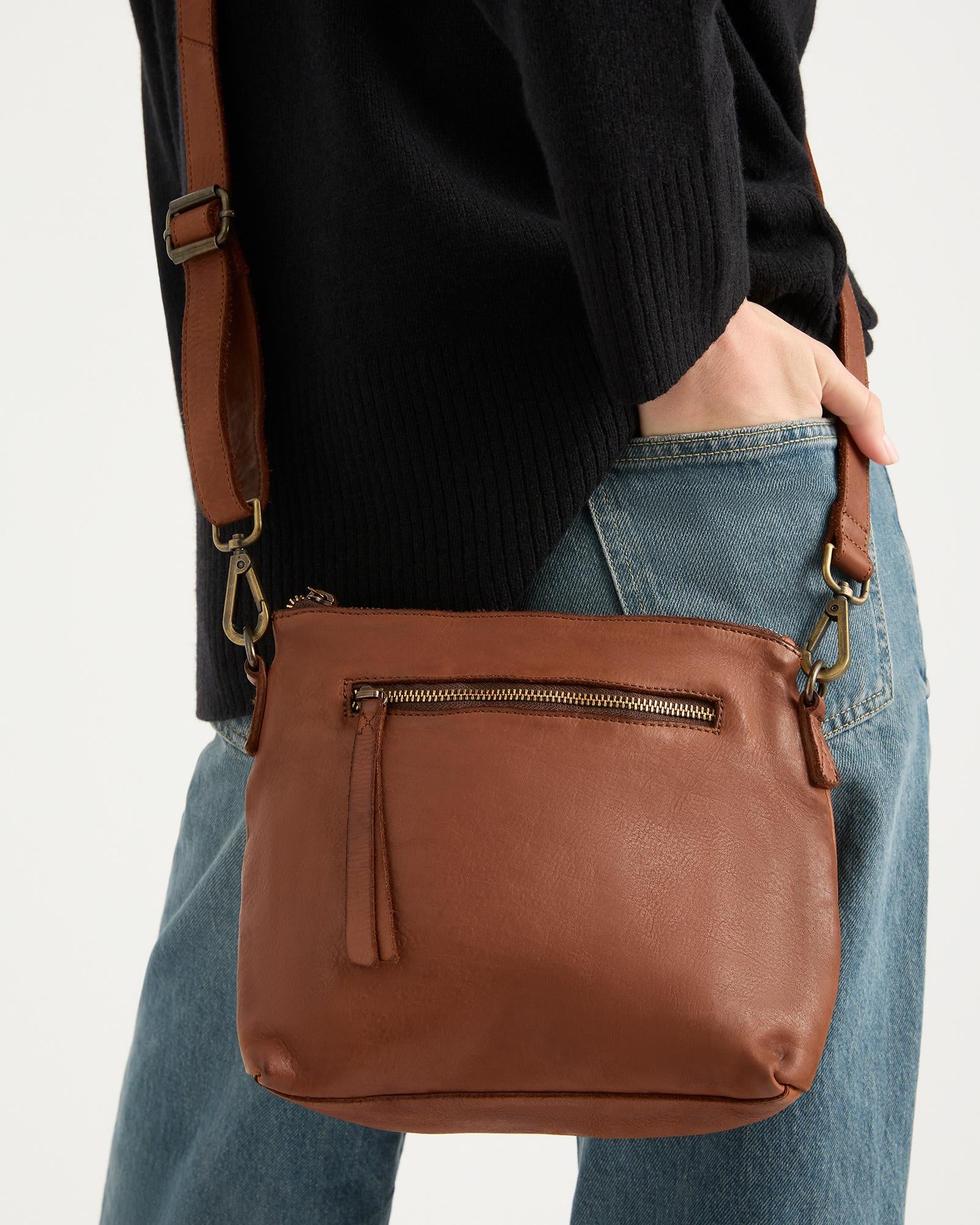 Large Essential Pouch Cognac