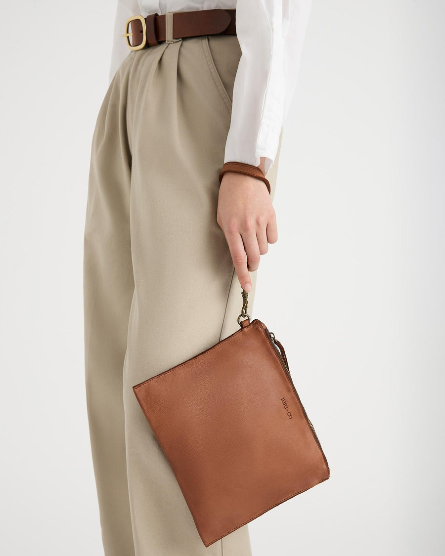 Large Flat Pouch - Cognac